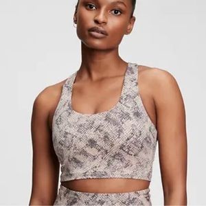 GapFit NWT Eclipse Racerback longline sports bra